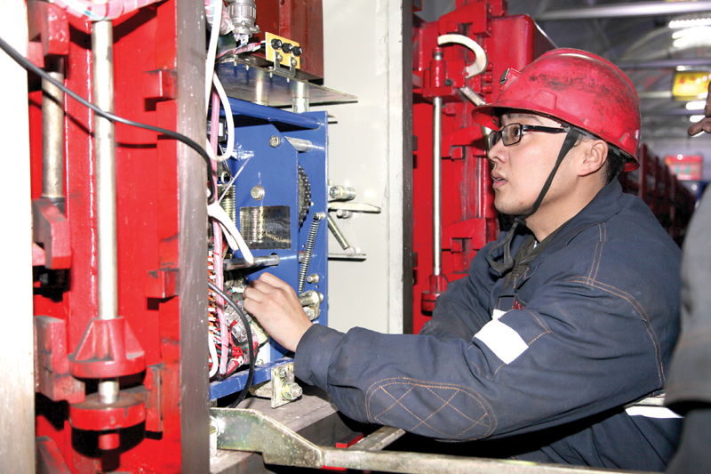 精心耐心鑄就&ldquo;工匠精神&rdquo;--記&ldquo;三晉英才&rdquo;市級(jí)拔尖骨干人才姚武江